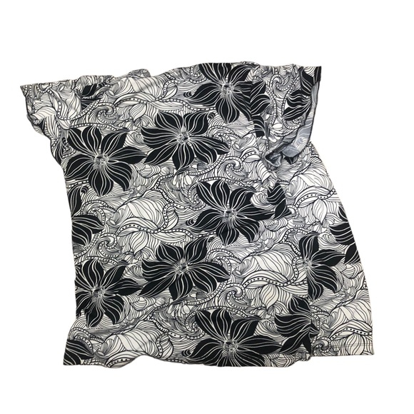 Casual Top for plus size lady - Picture 3 of 3